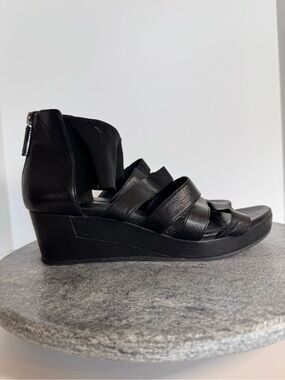 Eileen Fisher Sandals Heels 8 Solid Black Sport